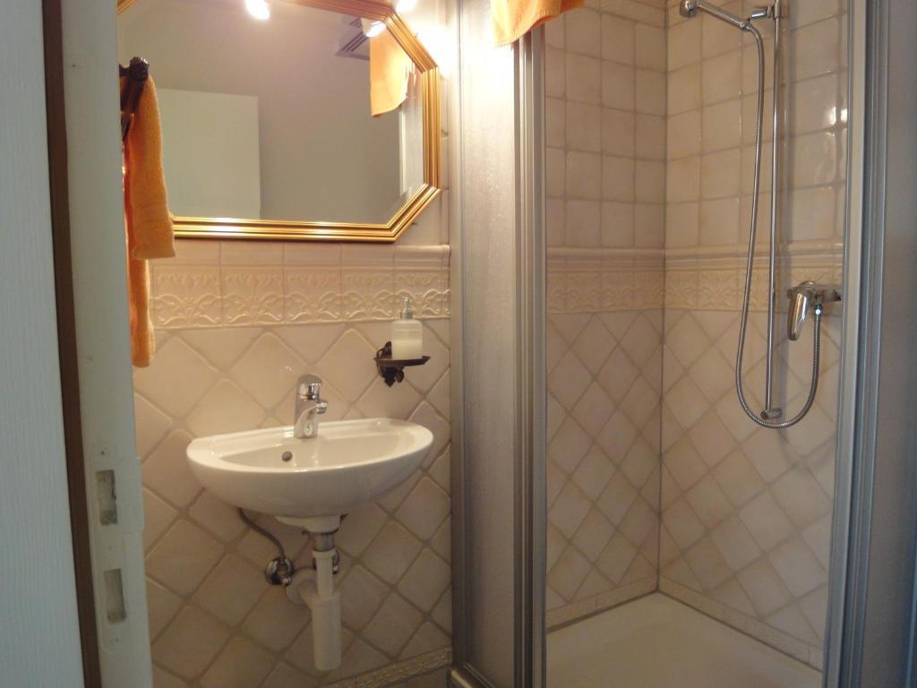 3 Camere Bázel Szoba fotó